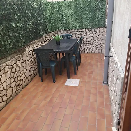 Apartment Mini House